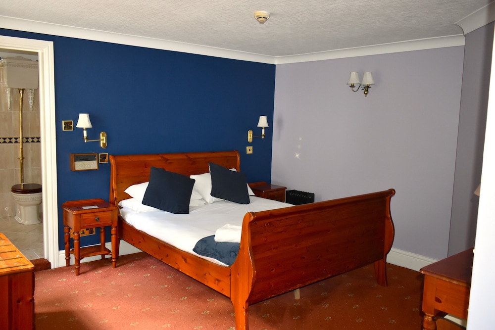 Donington Manor 6/50