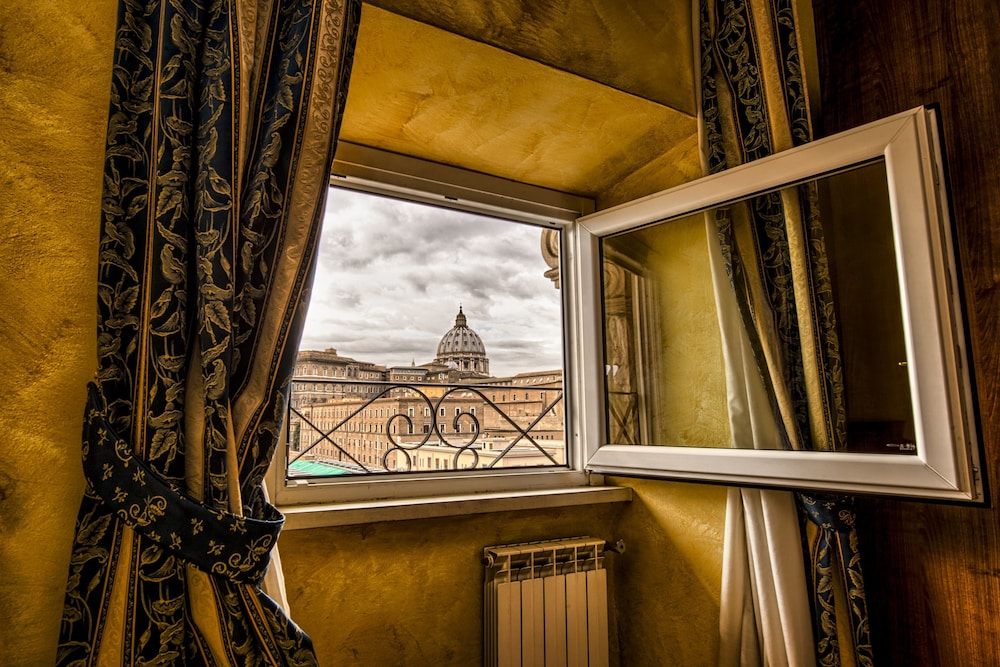 A View & A Touch Of Rome 38/69