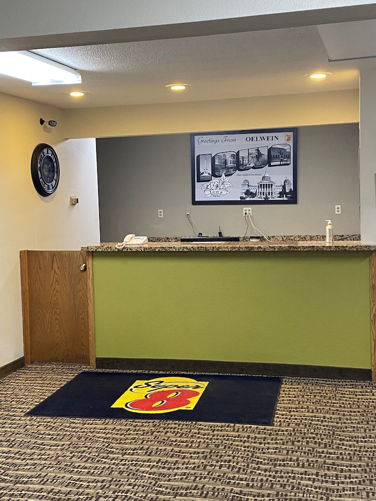 Super 8 by Wyndham Oelwein 6/47