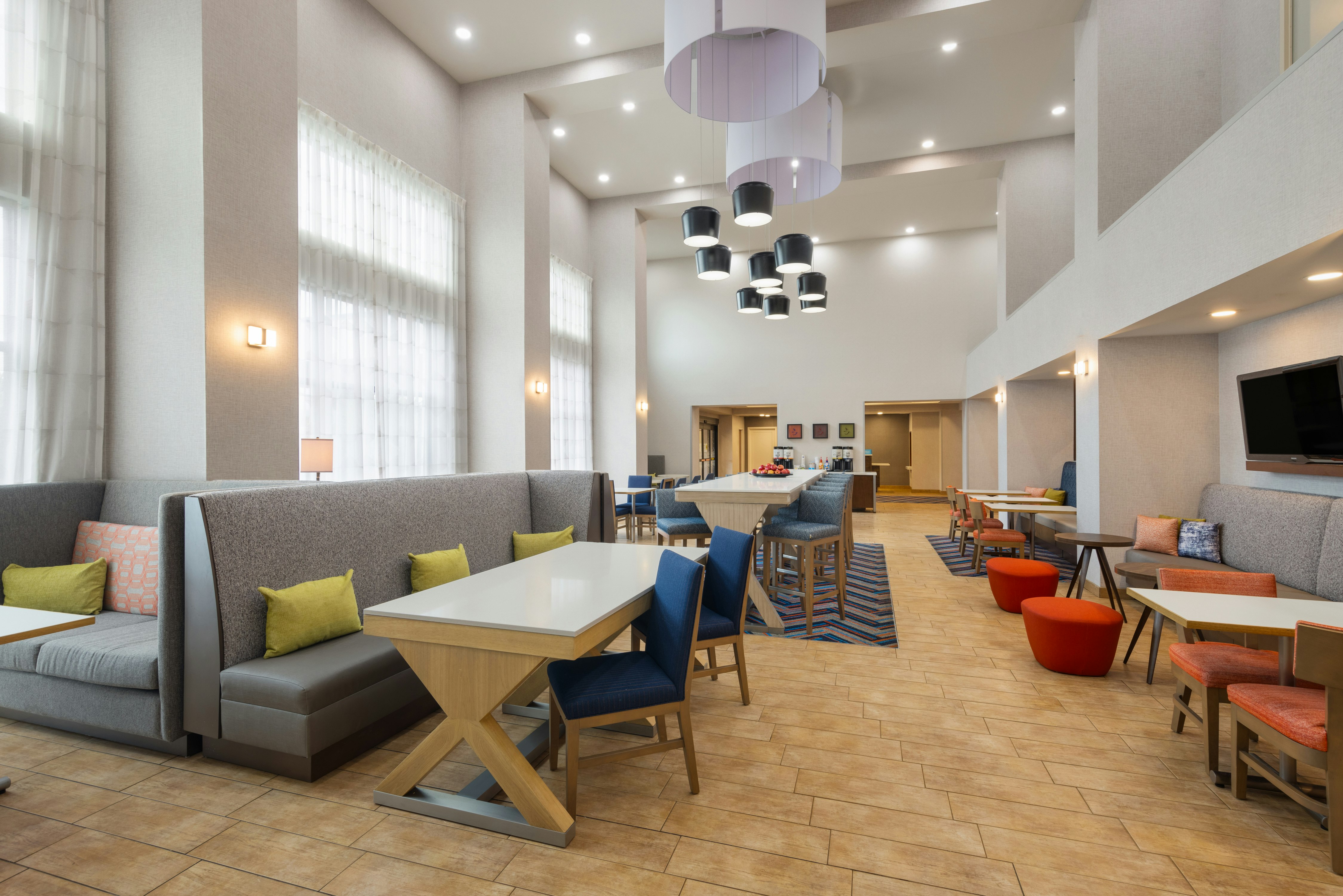 Hampton Inn and Suites Harrisburg/North 38/55