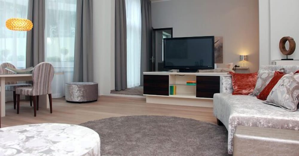 HOTEL GRAFRATHER HOF 29/49