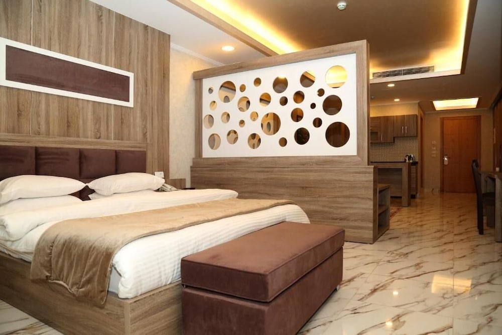 Room at Pearl Of Beirut Hotel & Spa, Haret Hreik