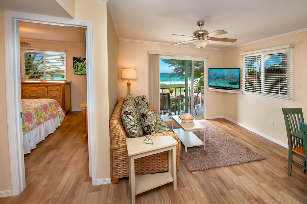 Cedar Cove Resort & Cottages 56/78
