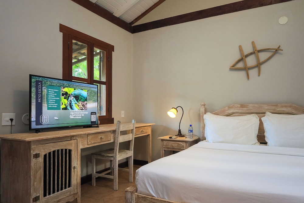 Double Bed, Garden Front