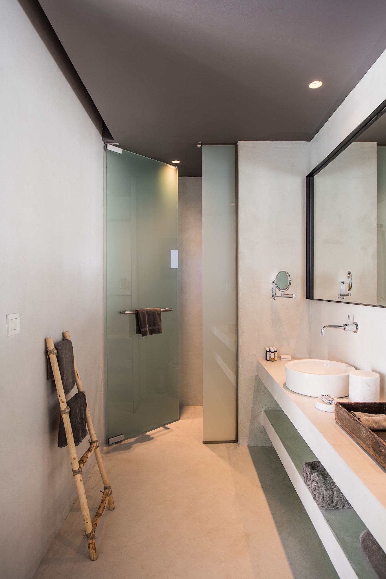 Duplex, Pool Access
