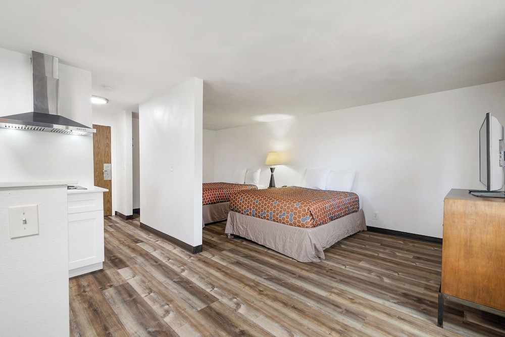 Kennewick Suites 20/58