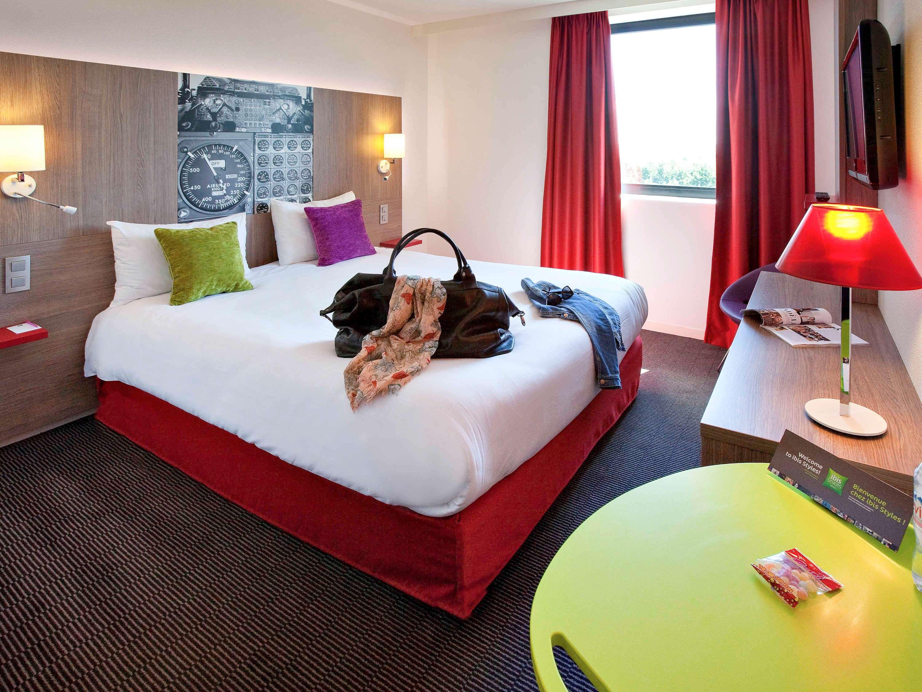 CONNECTING, FAMILY SUITE, STANDARD
