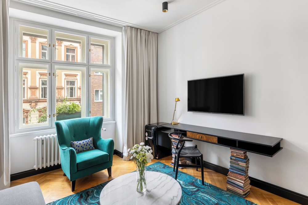Hotel Republika and Suites 31/41