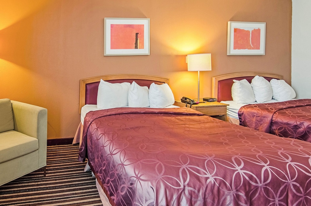 Econo Lodge Inn & Suites Norton - Wise South 12/44