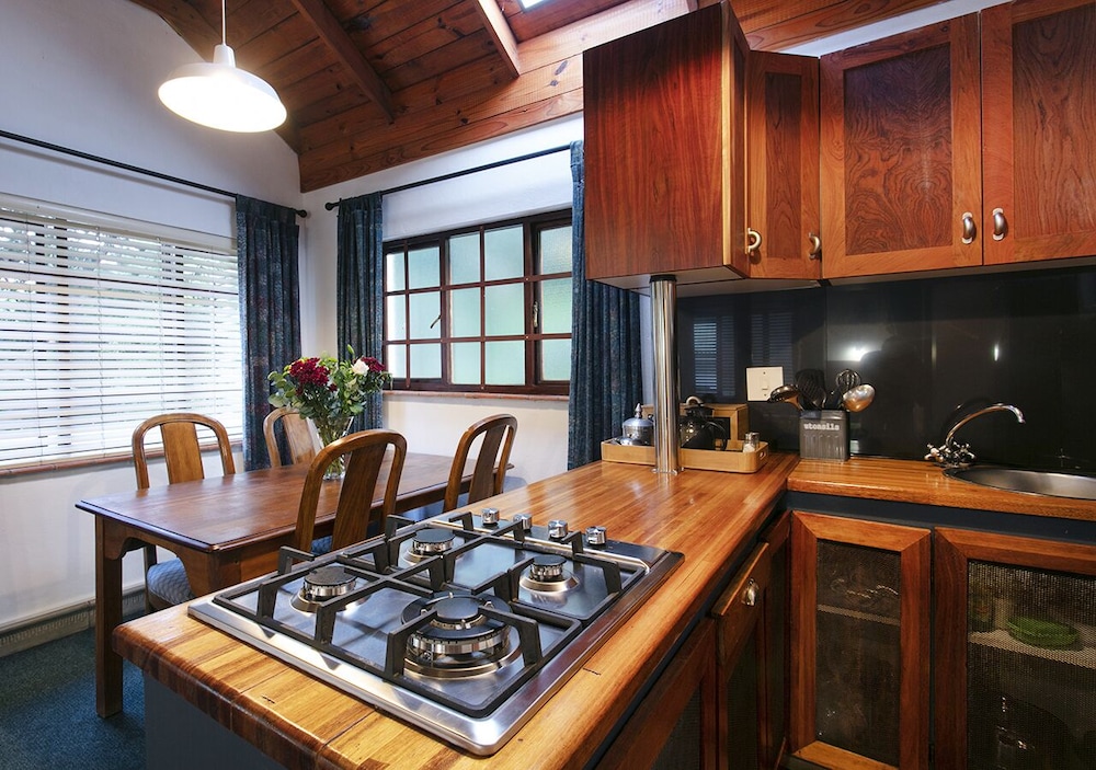 Bed And Breakfast In Waterkloof 9/50