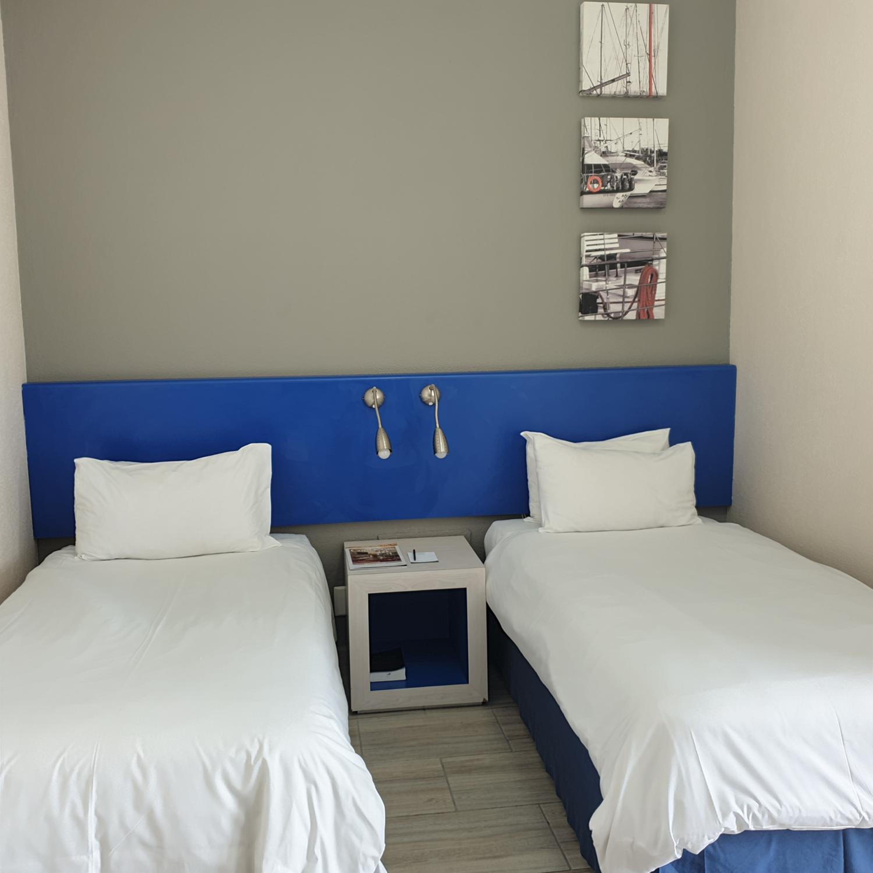 Standard, Twin Beds