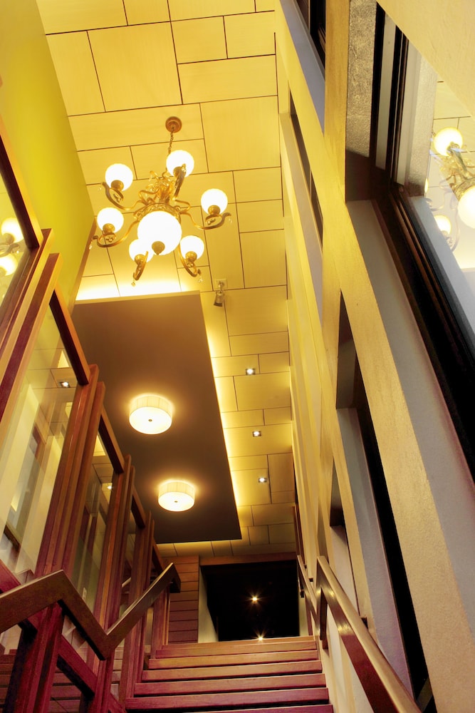 Burapa Boutique photo5