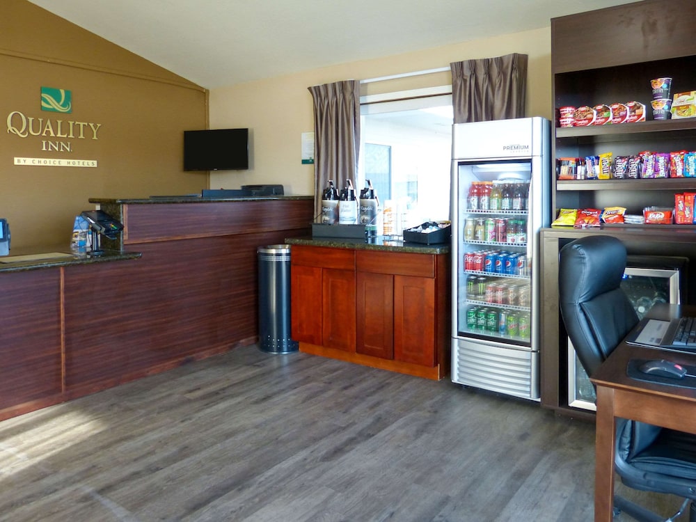 Rodeway Inn and Suites Ontario 12/45