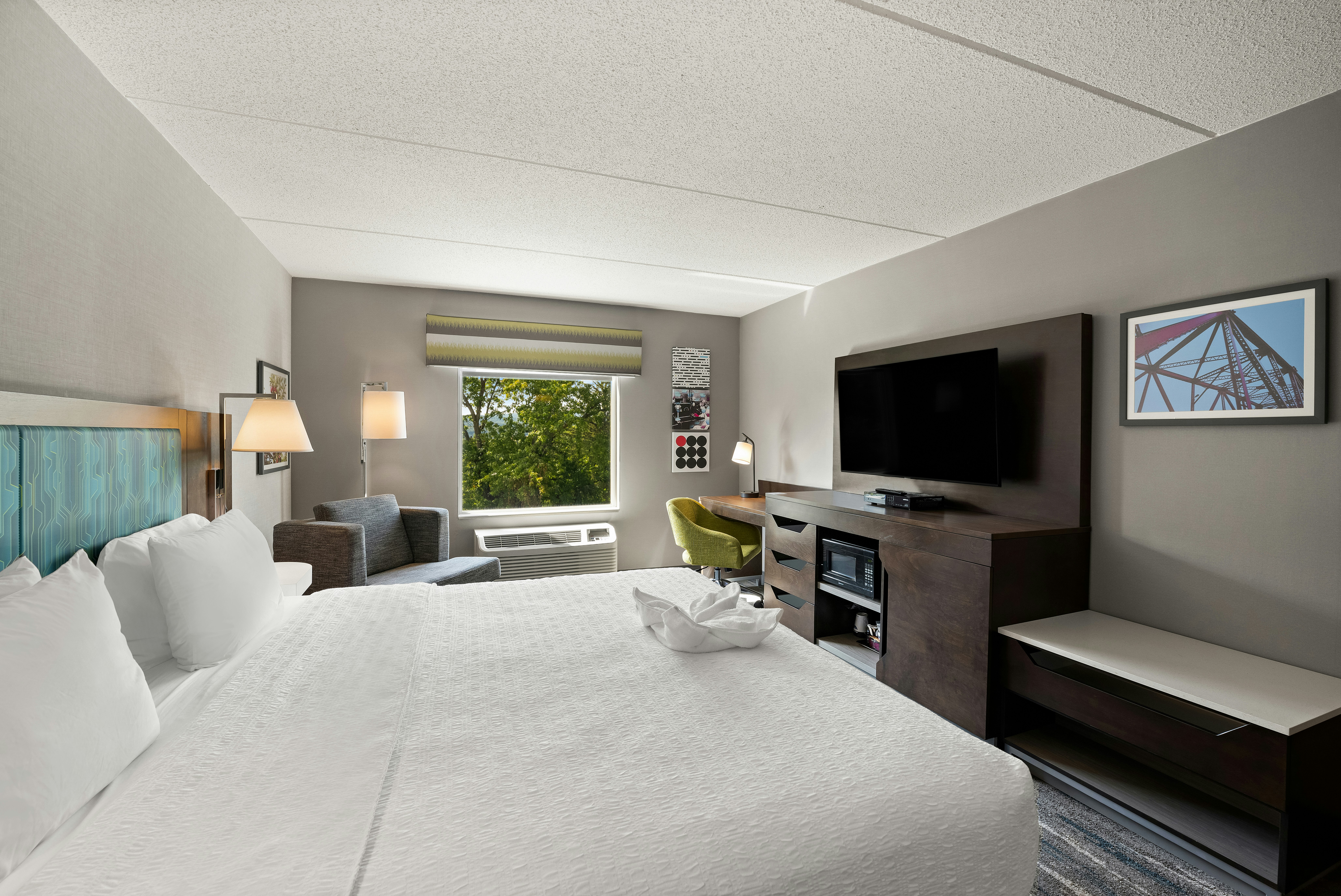 غرفة بسرير كينج، Hampton Inn & Suites Poughkeepsie 7/10