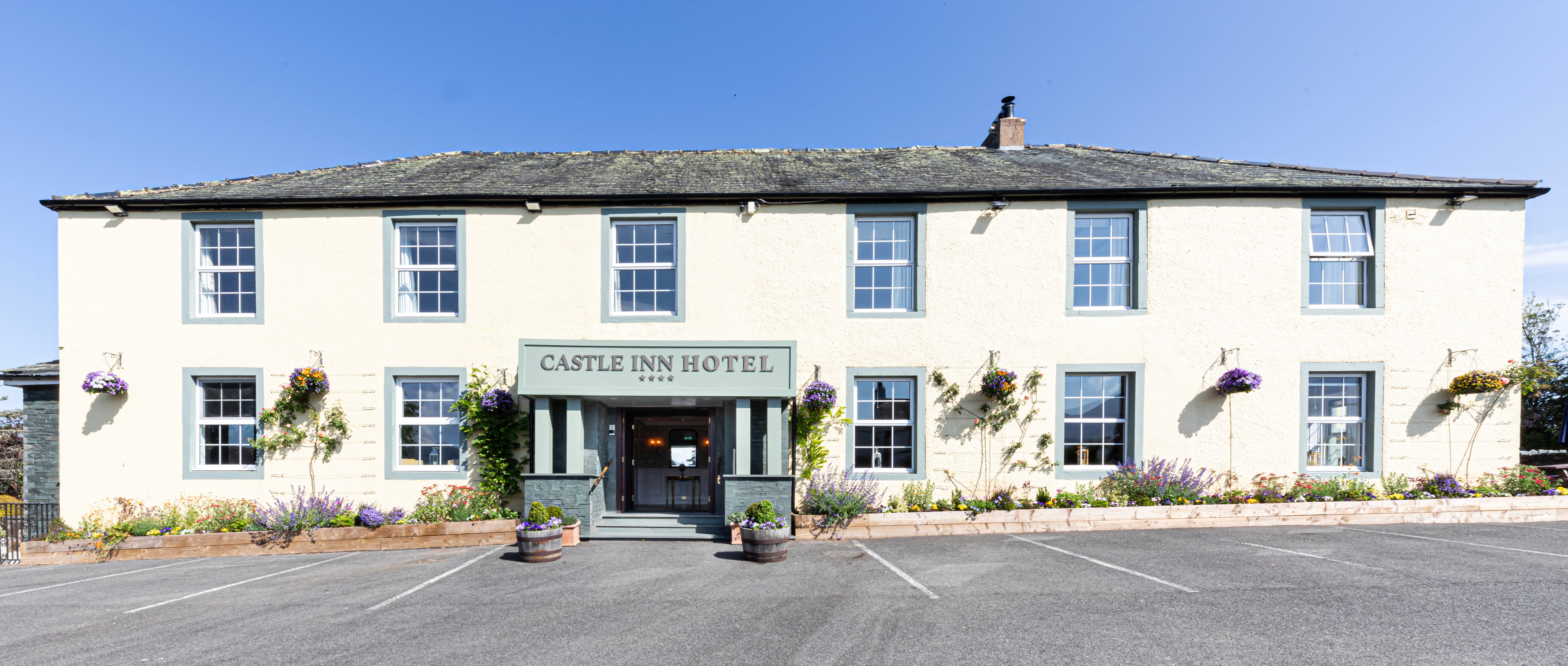 Lake District Castle Inn 1/50