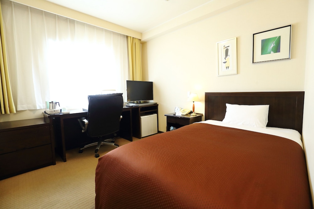 ROOM, SINGLE, SMOKING