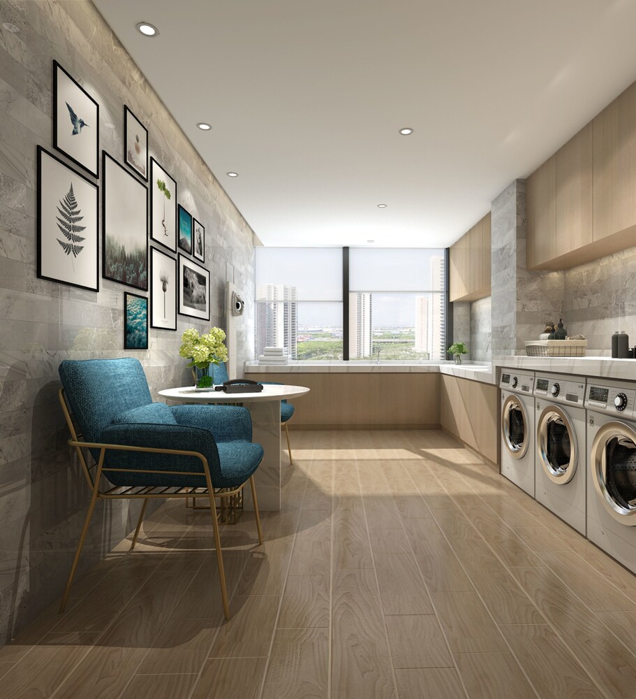 Superise Hotel 4/40