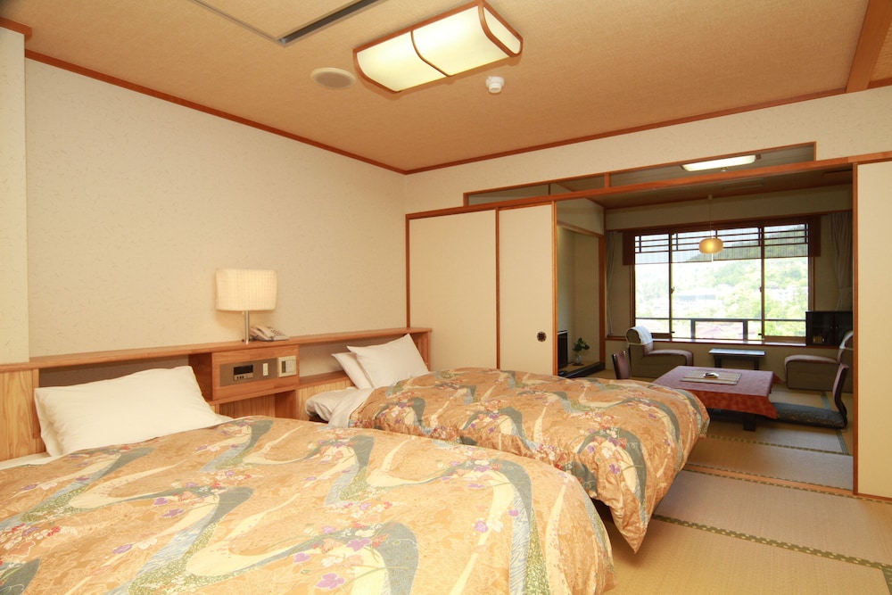 Japanese, Economy, 6 Futon Beds, Sea View