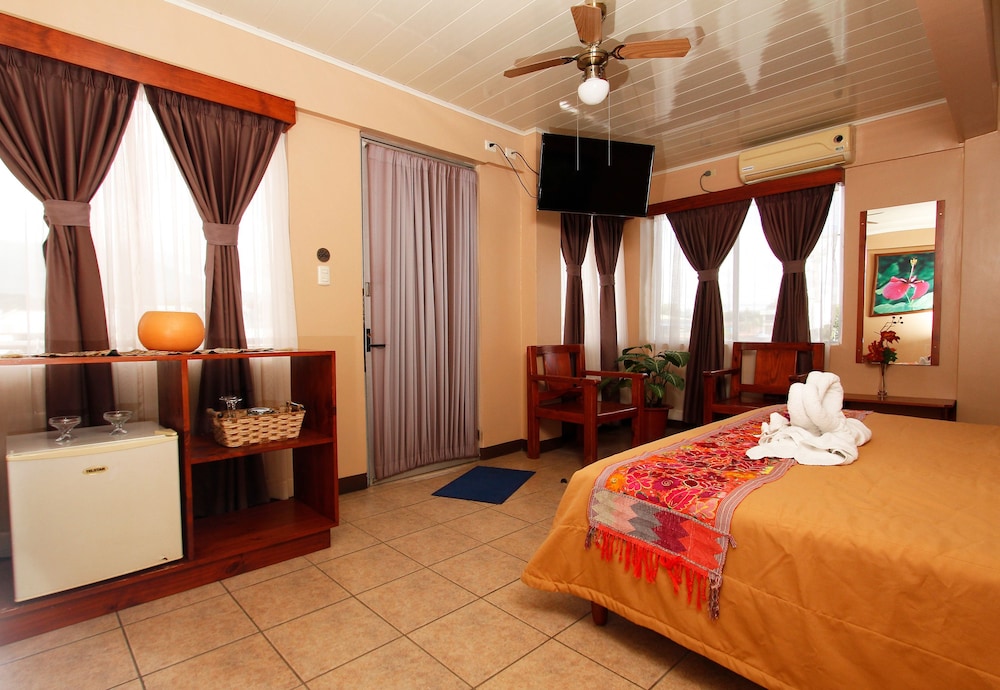 HOTEL LAS COLINAS 20/77