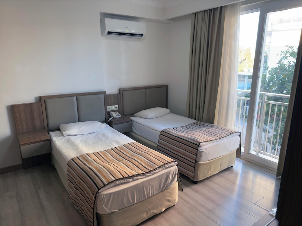 Hotel Mandalin 13/50