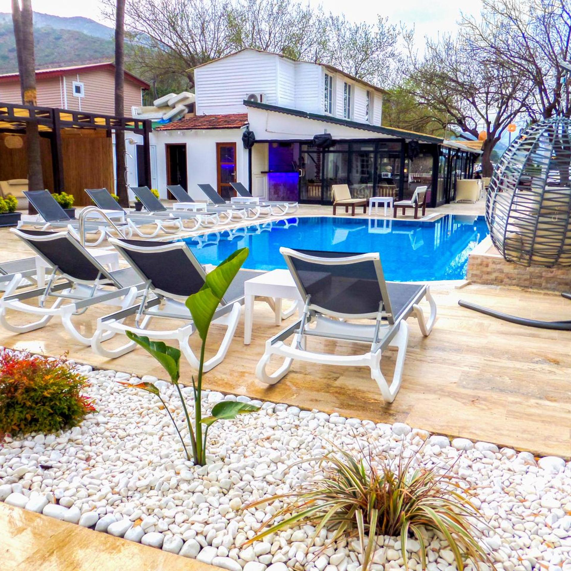 Zulu Hotel 19/30