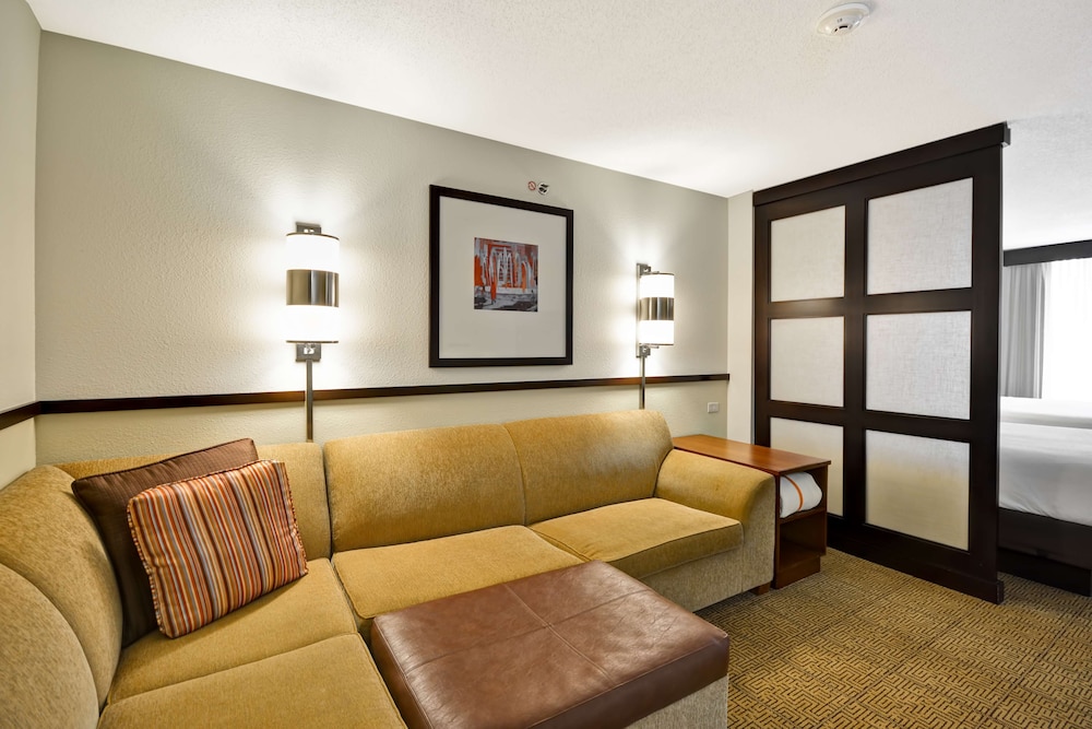Hyatt Place Chicago/Naperville/Warrenville 47/68
