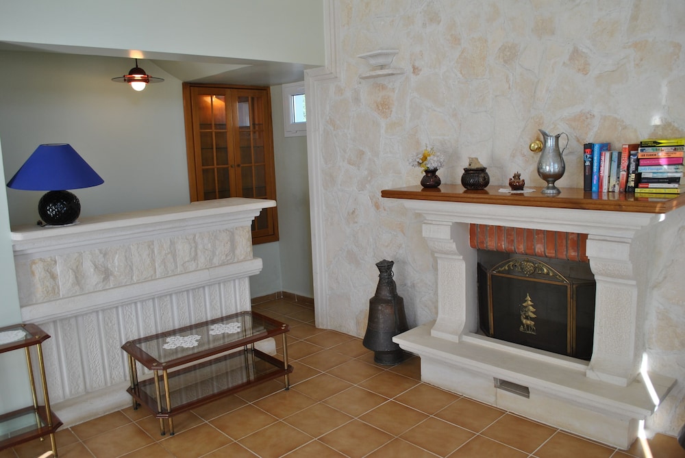Hotel Dionysia 11/69
