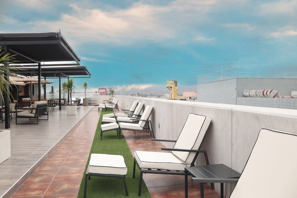 Hotel West Plaza 24/29