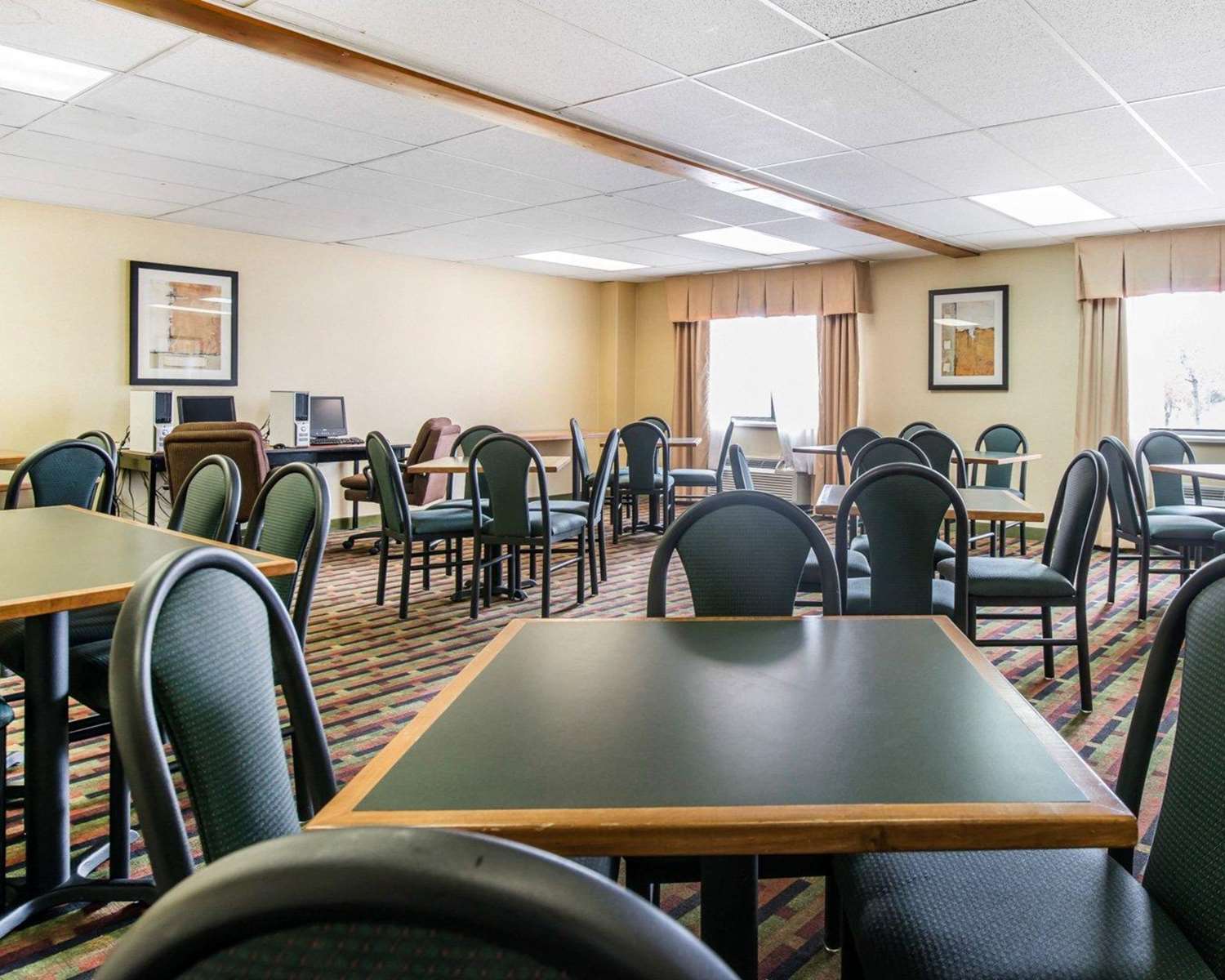 Quality Inn Colorado Springs Airport 13/16