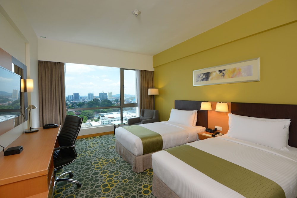 STANDARD, TWIN BEDS, CITY VIEW