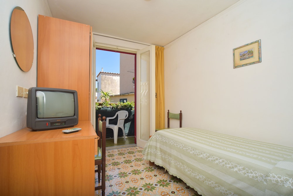 HOTEL VILLA TINA 12/56