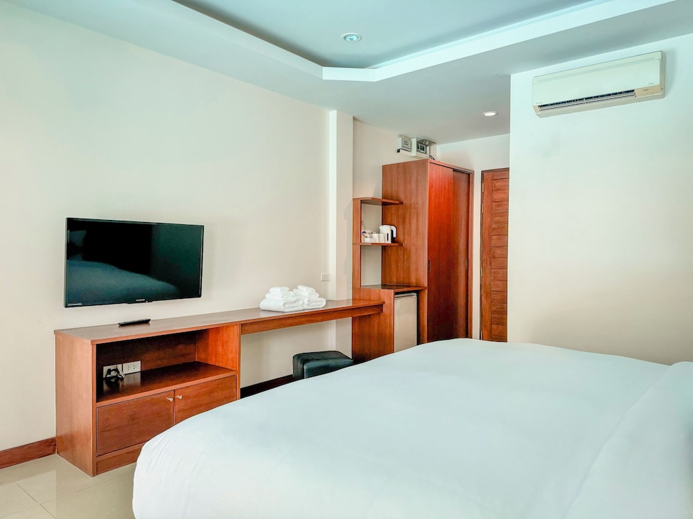 XAYA Pool Access Resort 27/39