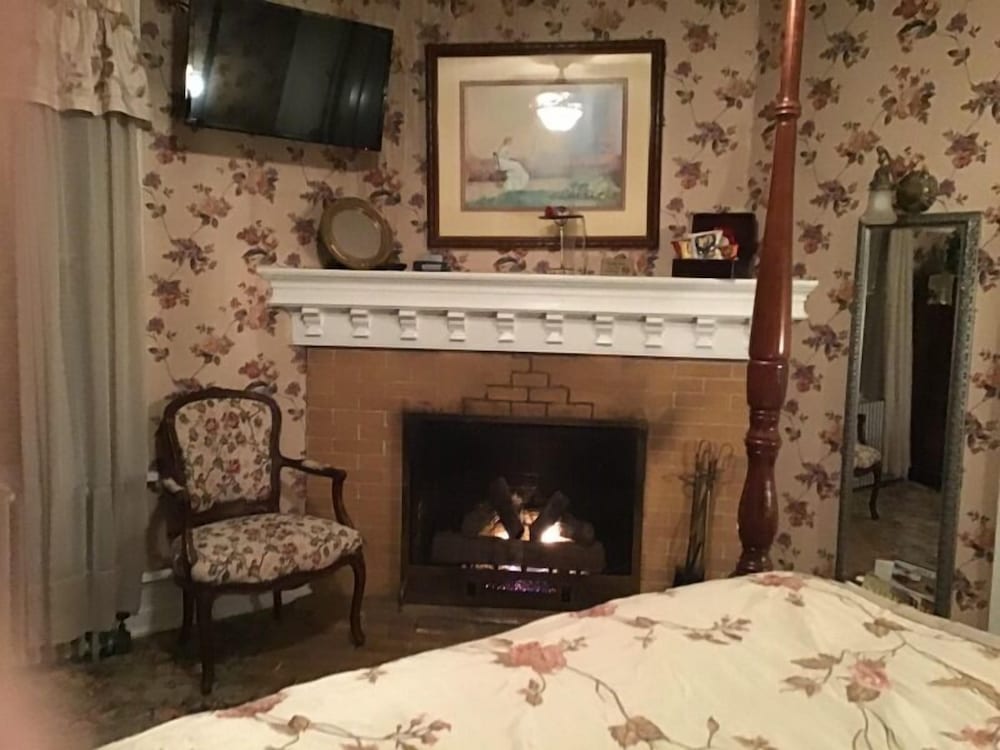 Brookview Manor Inn of the Poconos 42/51