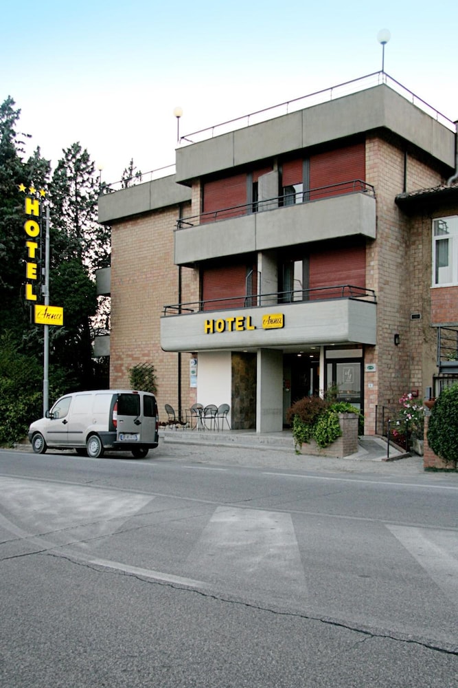 ANNA SIENA NORD photo1