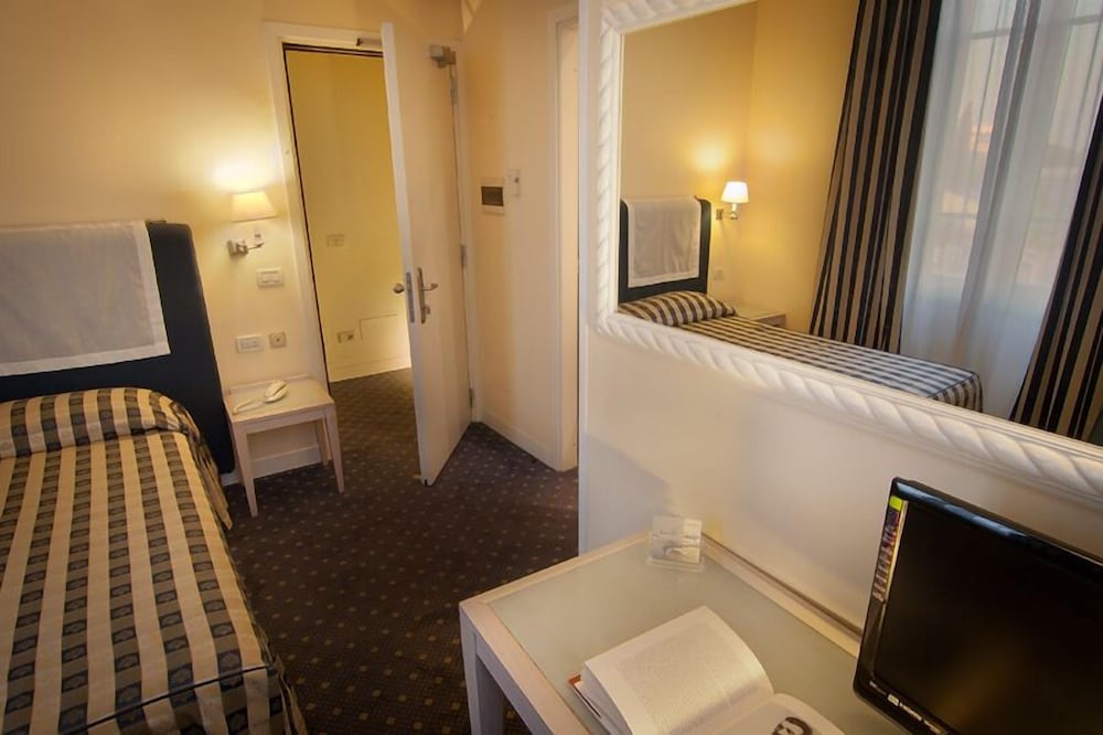 Hotel Arnolfo Aqua Laetitia Spa And Beauty 24/26
