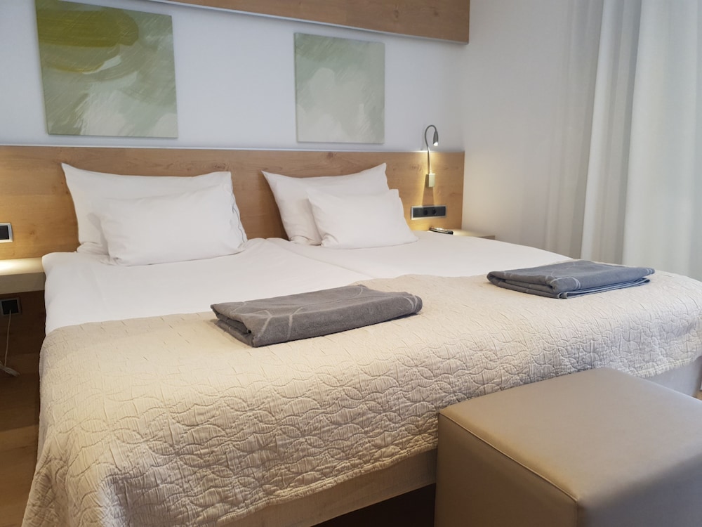 Room, Single, Double Bed, Balcony or Terrace