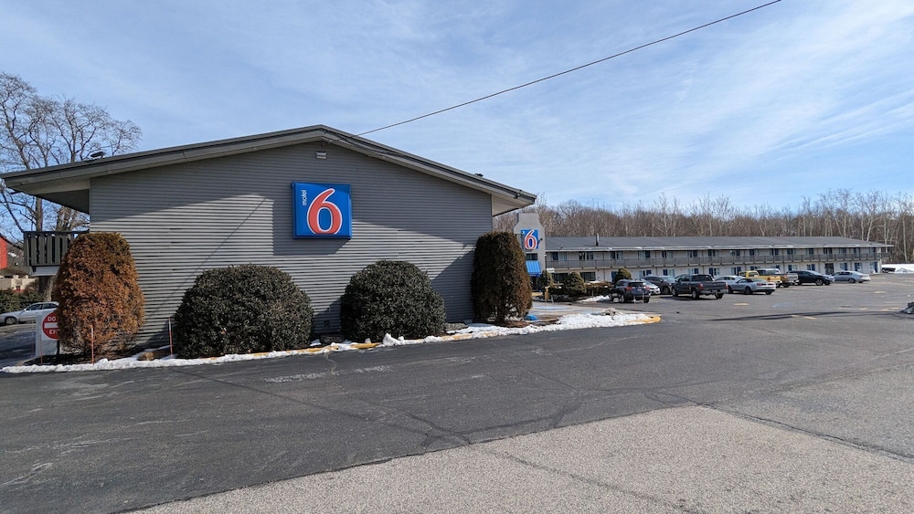Motel6 Leominster, MA 37/43