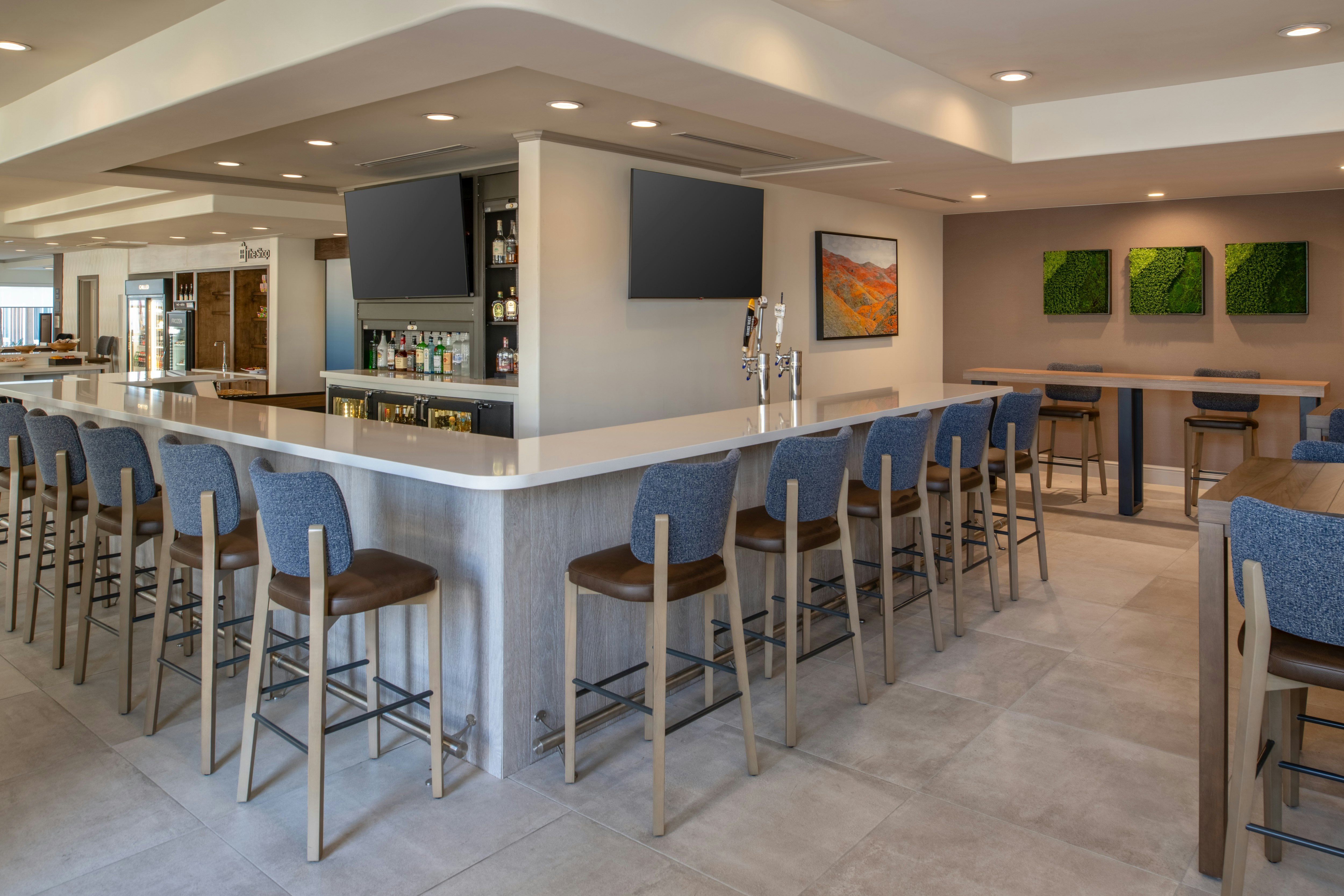 Hilton Garden Inn Fontana 30/46