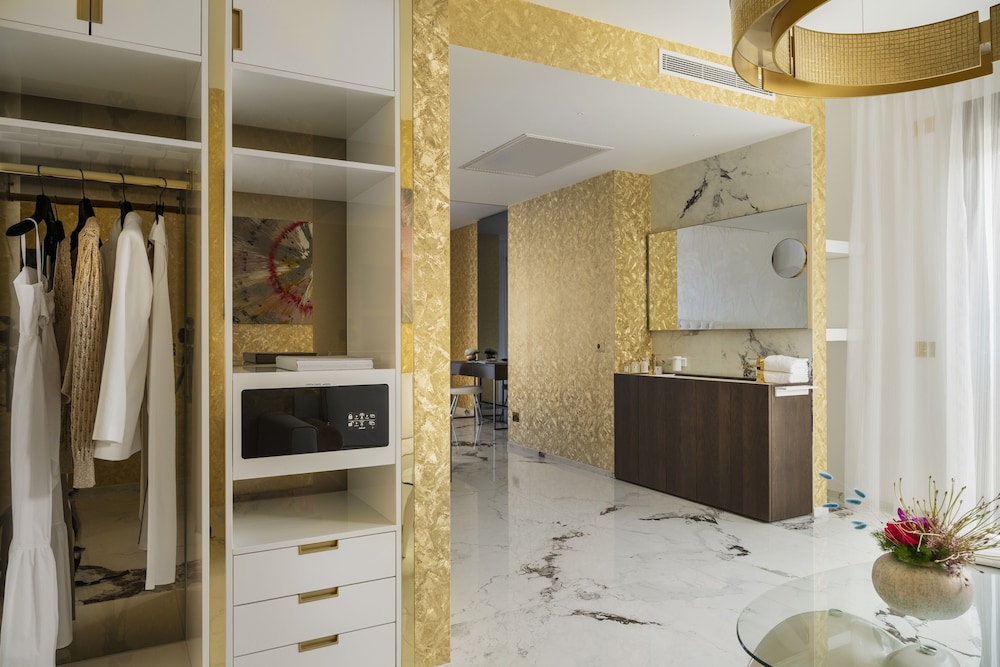 The Promenade Luxury Wellness Hotel 11/68