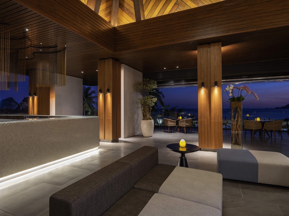 Pullman Lombok Merujani Mandalika Beach Resort 7/48