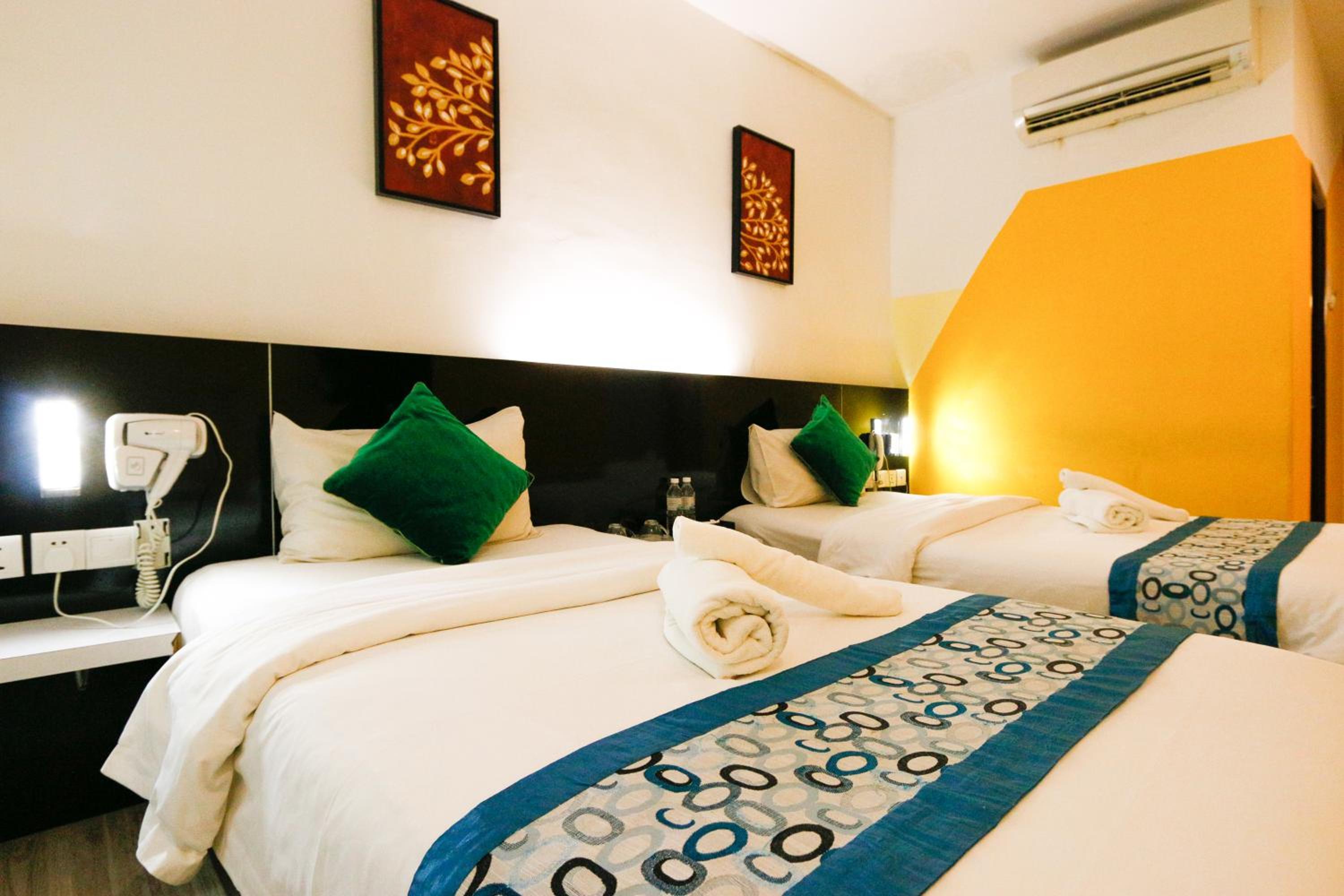 Deluxe, Twin Beds