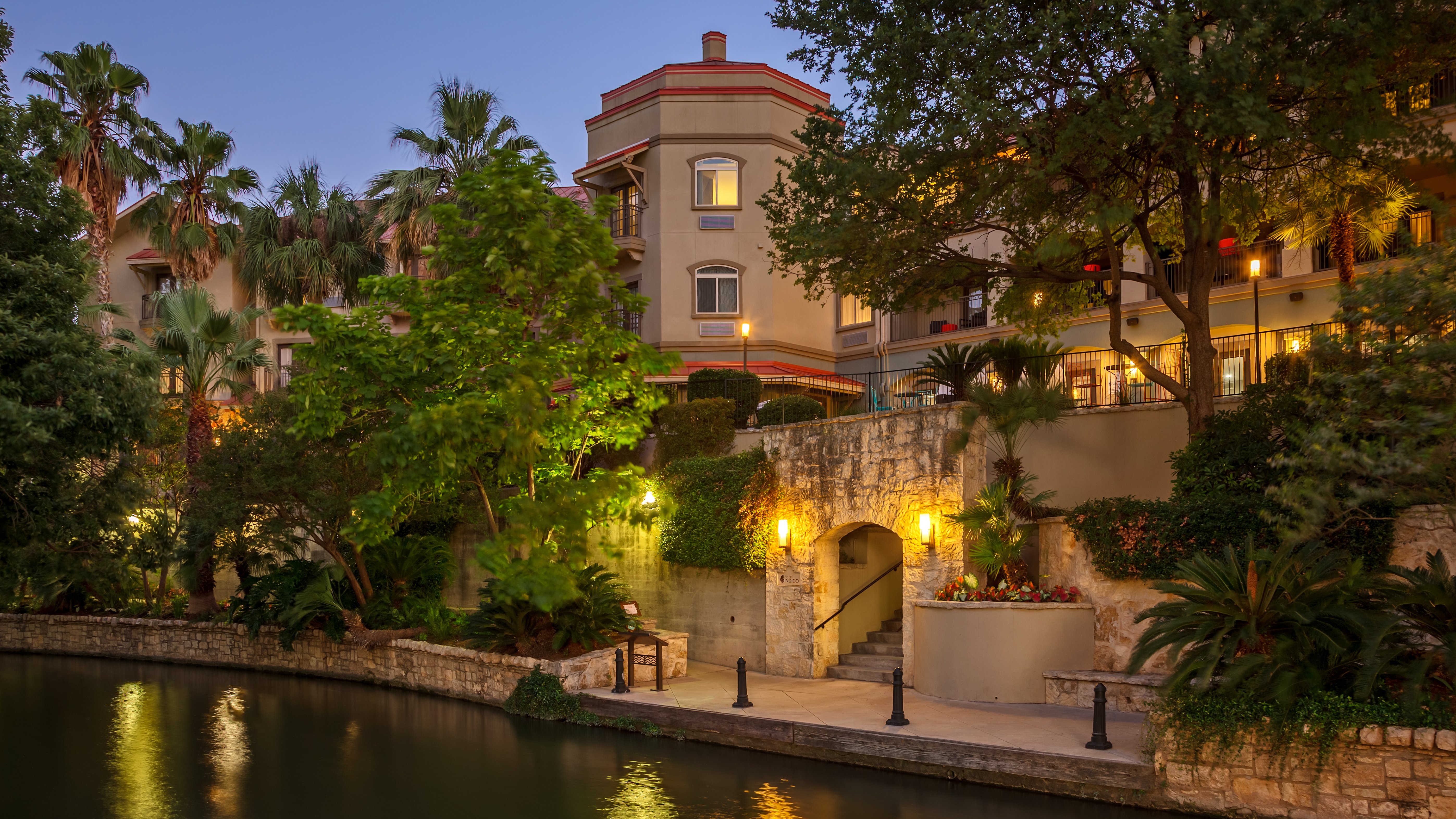 HOTEL INDIGO SAN ANTONIO-RIVERWALK 33/37