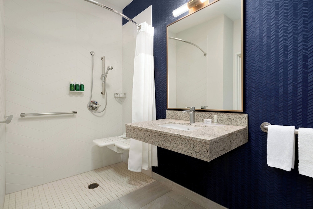 Fairfield Inn by Marriott Visalia Sequoia 23/23