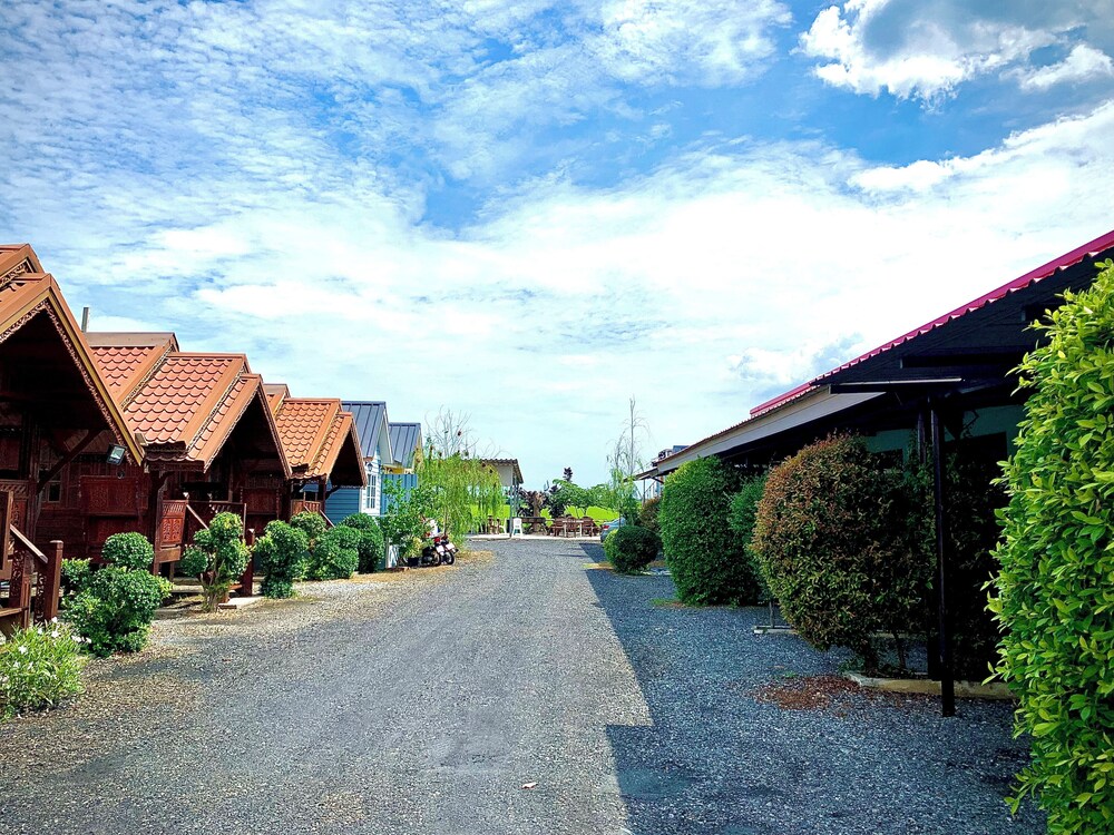 Chai Na Resort 31/34
