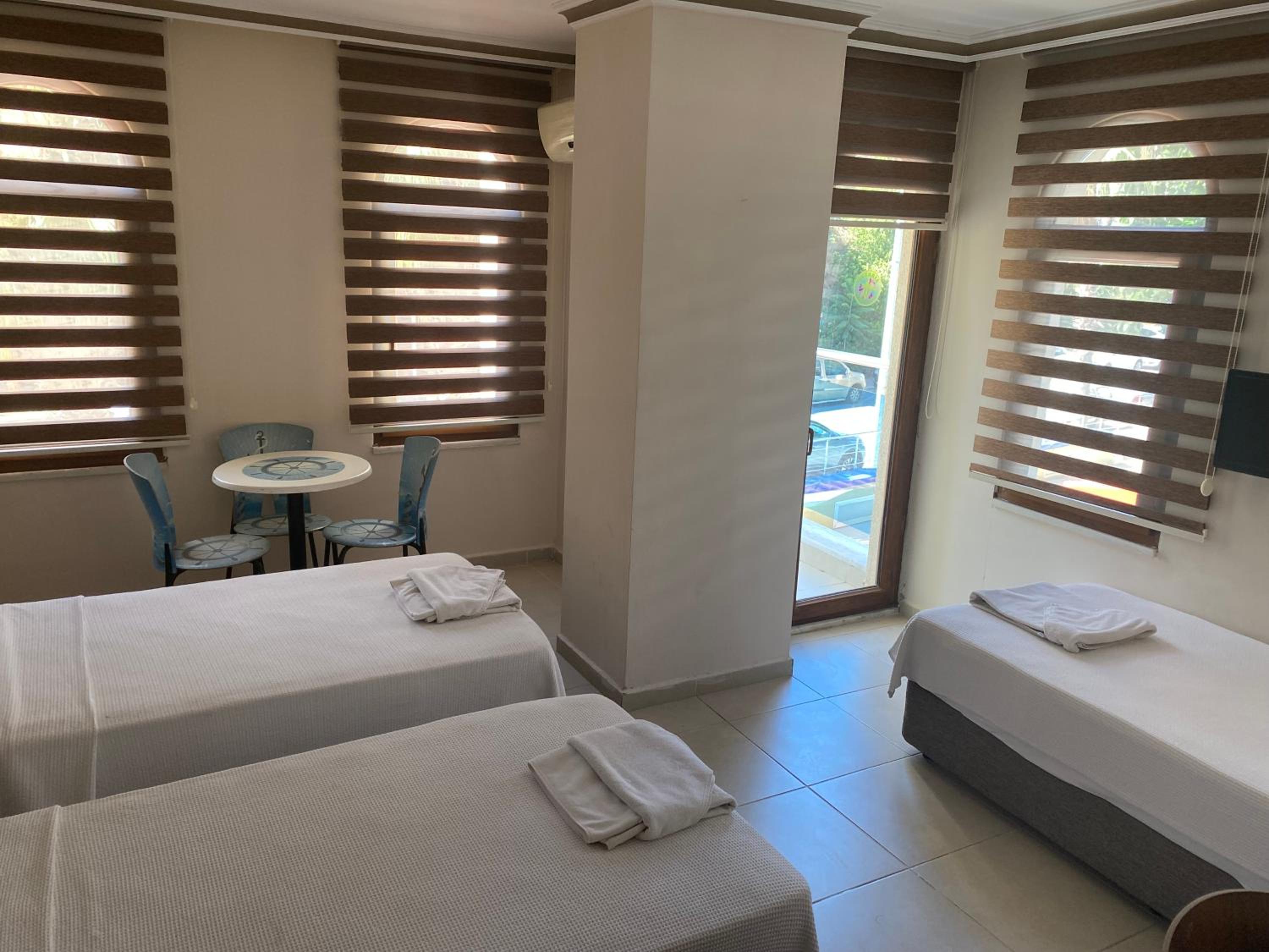 غرفة ديلوكس ثلاثية، Astoria Life Hotel 5/7