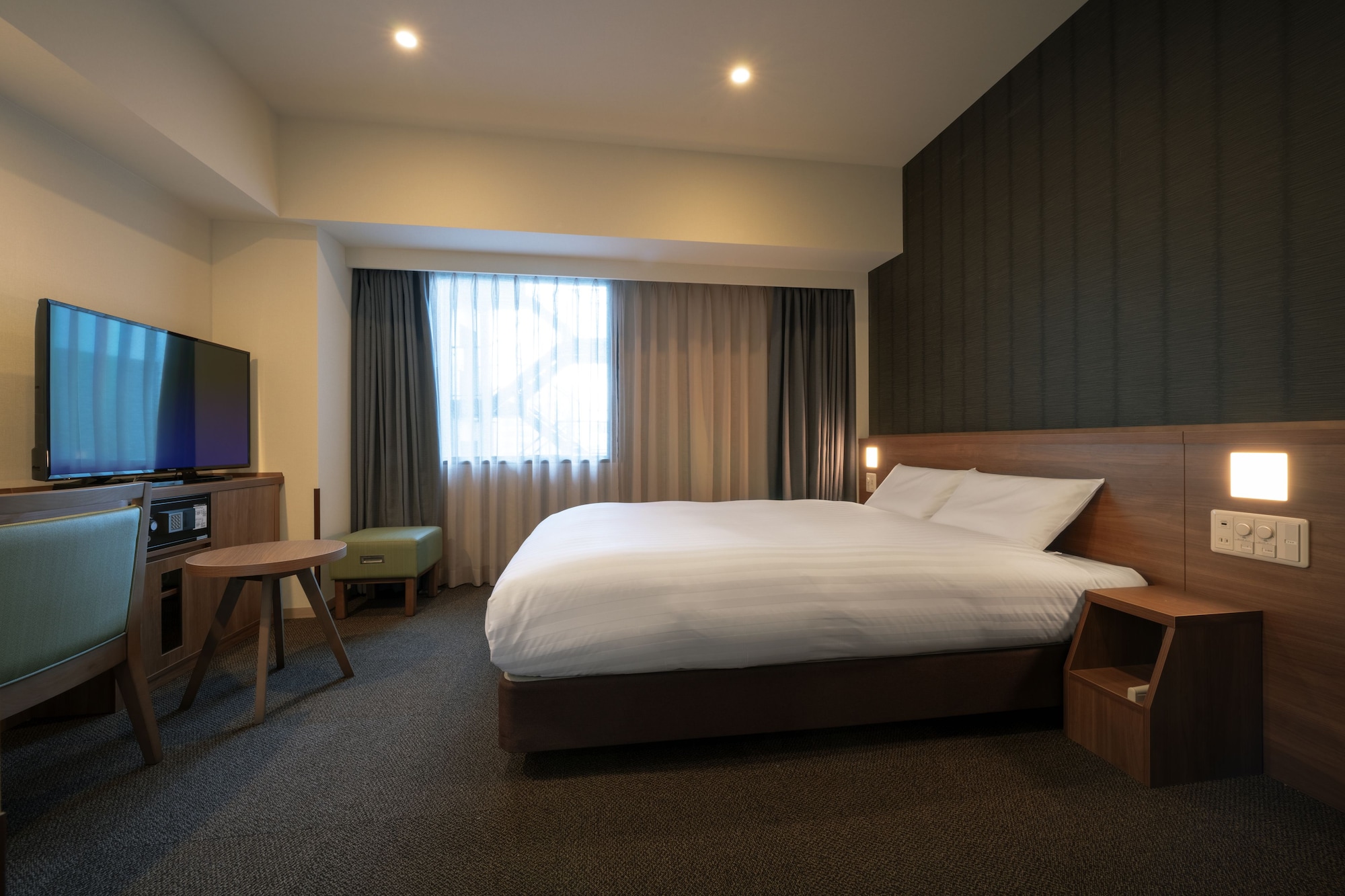 Moderate, Double Bed