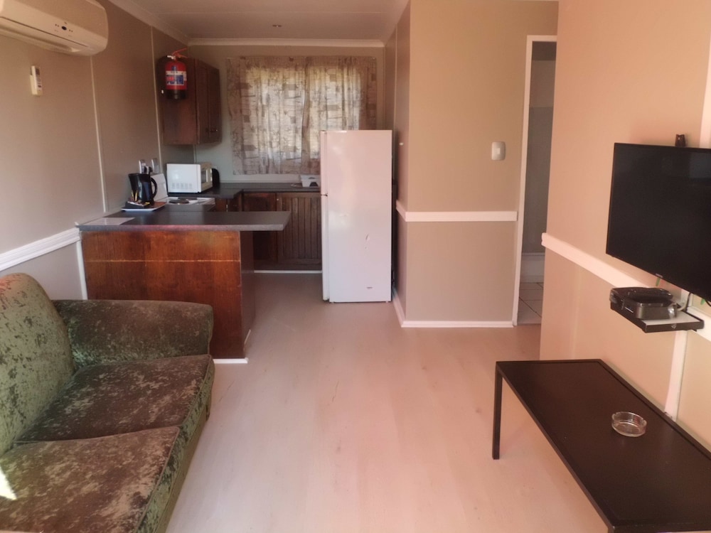 Bains Lodge 4/41
