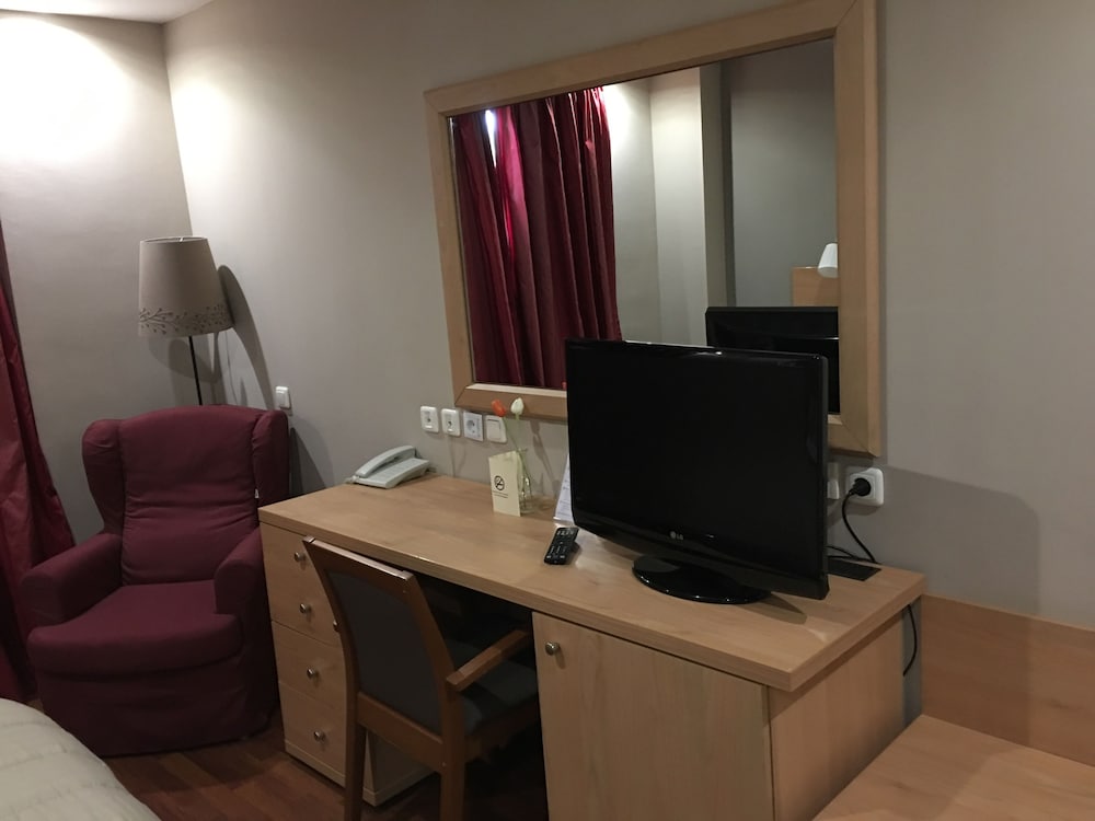 Athina Airport Hotel 58/67