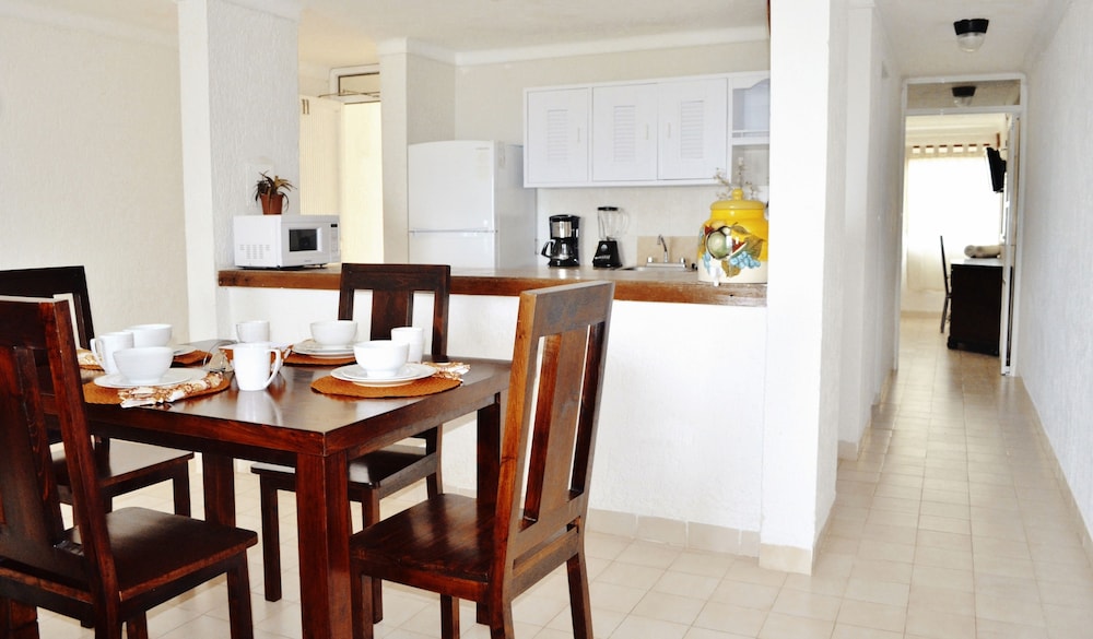 HOTEL ARRECIFES SUITES 49/67