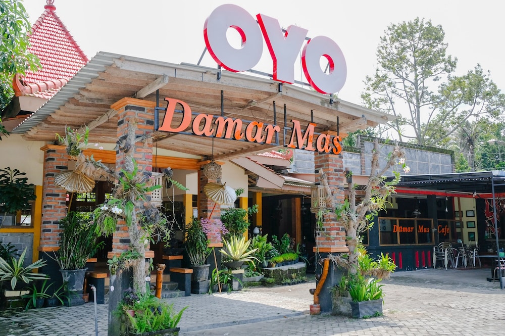 OYO 563 Damar Mas Resort Lereng Kelud 2/61